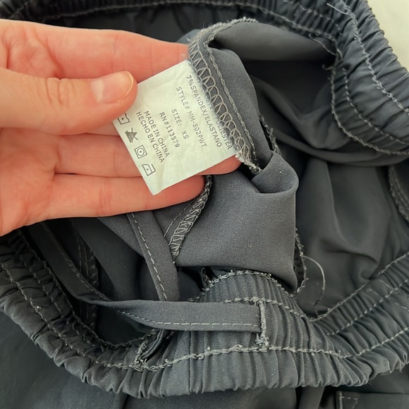 Minty mint grey (pewter) scrub pants! Very stretchy athletic material! Size XS - Picture 2 of 2